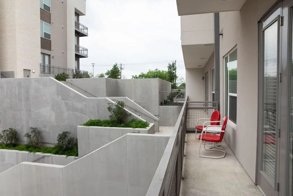Chic Apts Barton Creek by WanderJaunt