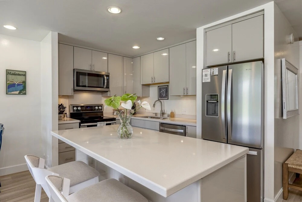 Kuic146w 1 Bedroom Condo by RedAwning