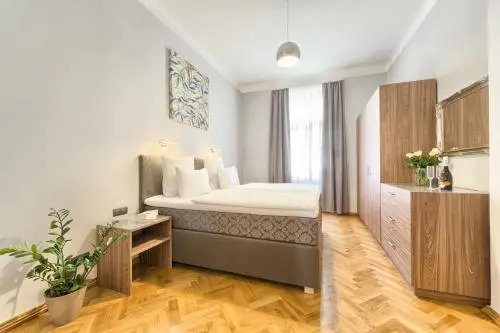 Spacious And Bright Apartment Dusni 13