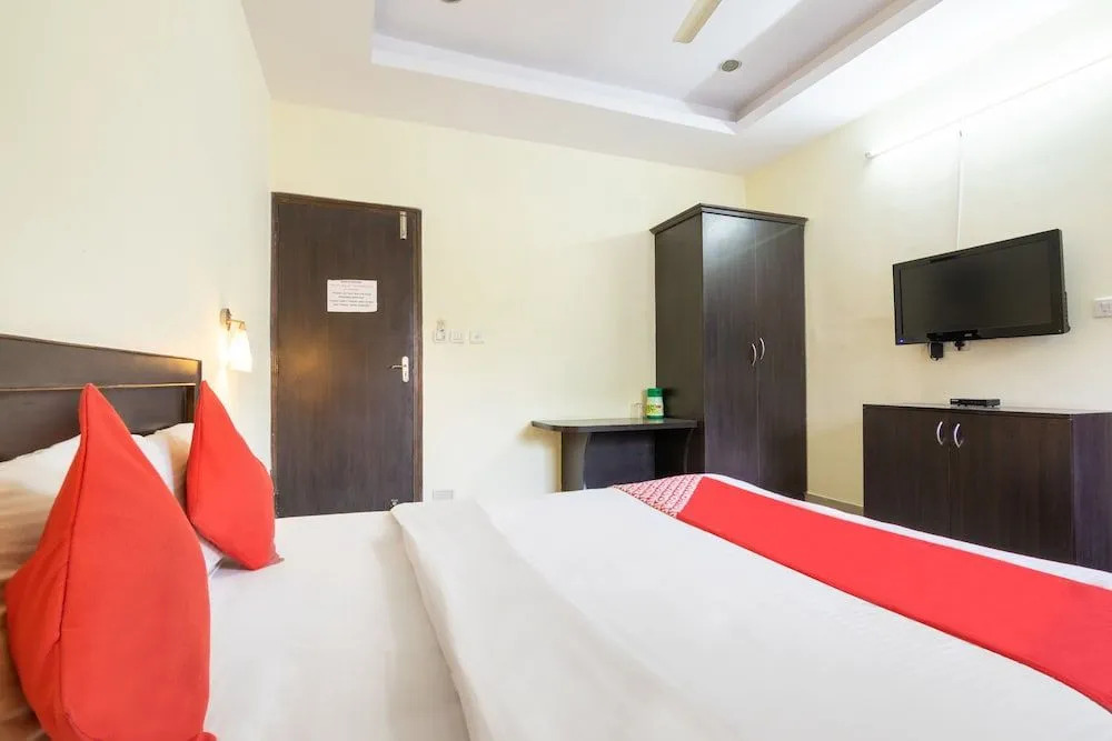 OYO 345 Hotel Red Mount Aquilla