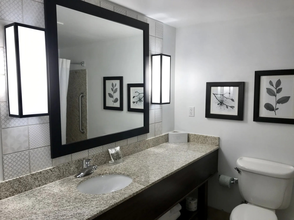 Country Inn & Suites by Radisson, Queensbury - Lake George , NY