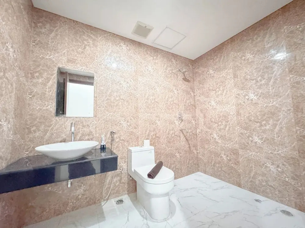 Homey And Simply 3Br At Grand Sungkono Lagoon Apartment