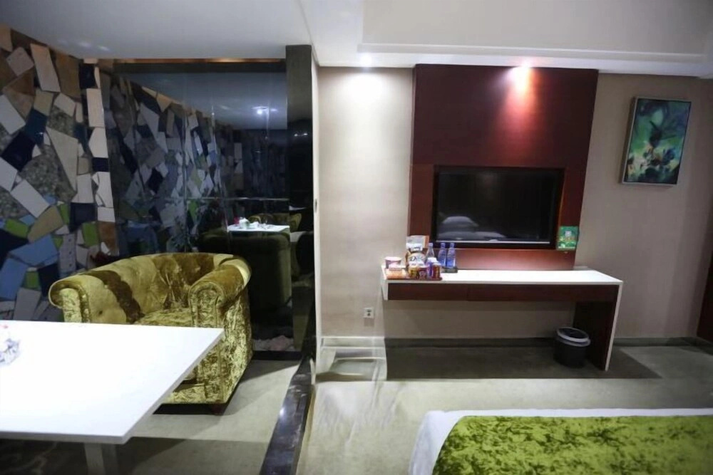 Lafei Royal Hotel