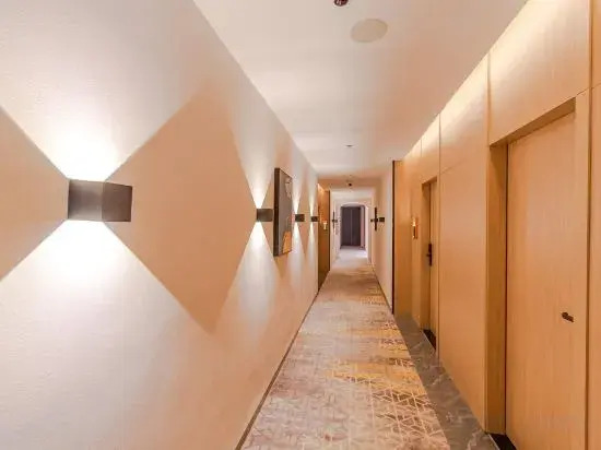 Lingju B & B Hotel