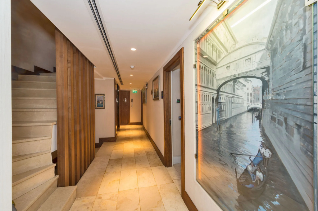 Darkmen Hotel 2