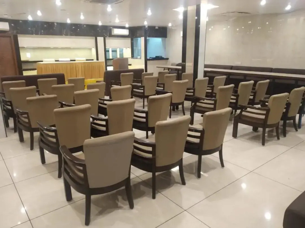 OYO 694 Hotel Malik Residency
