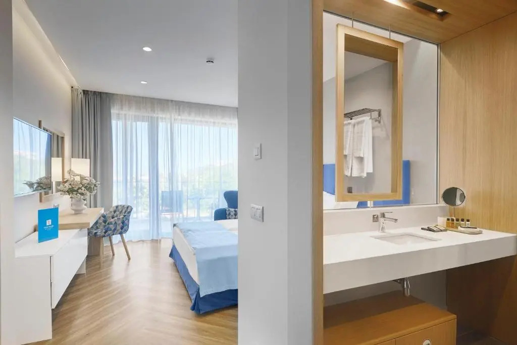 Viva Mare Beach Hotel by Santa Marina
