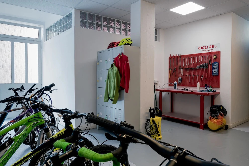 ZONA 30 Bike Guesthouse