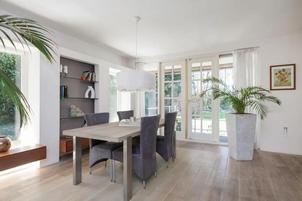 Exclusive villa AMS area