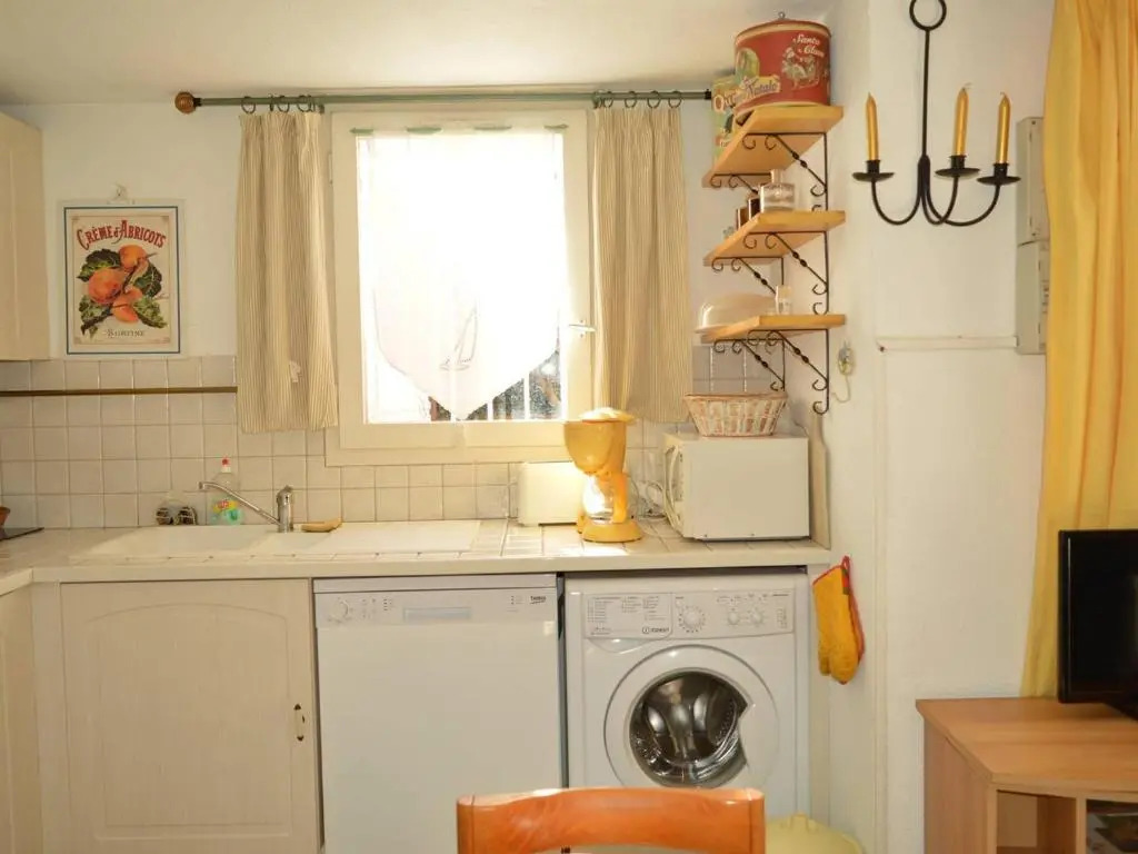 Maison avec Mezzanine: Confort, Terrasse & Proximité Plage à Argelès-sur-Mer - FR-1-225-42