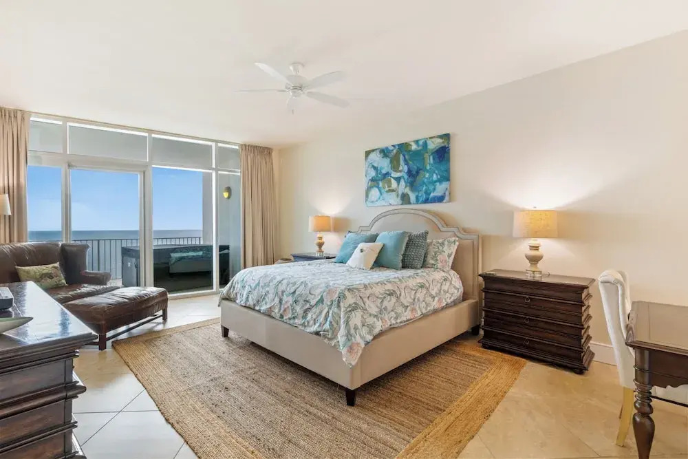 Turquoise Place C2205