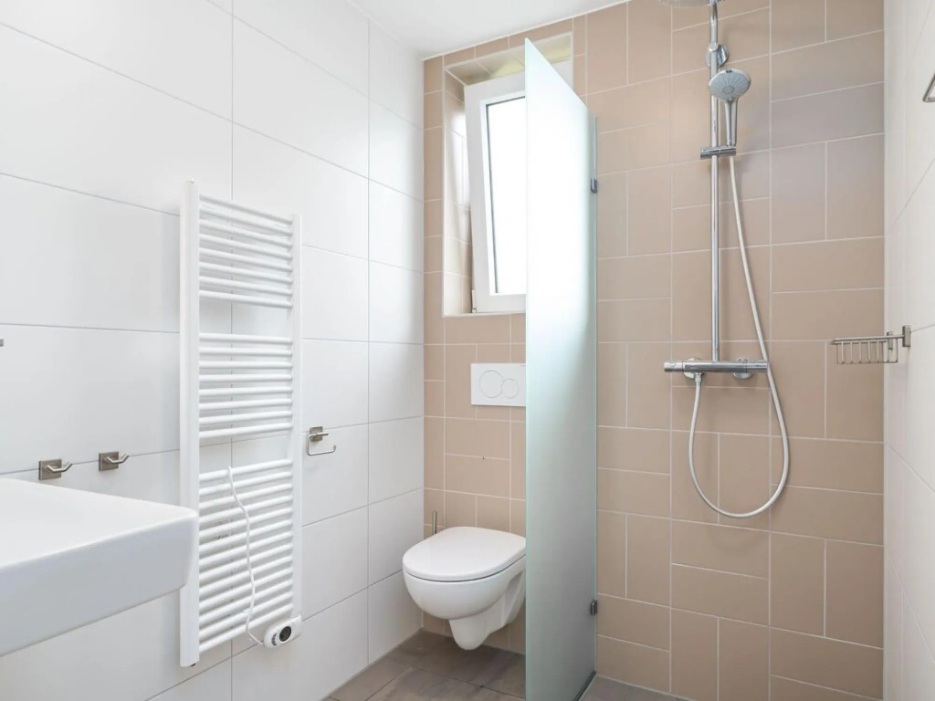 Modern Chalet With Dishwasher, in Friesland