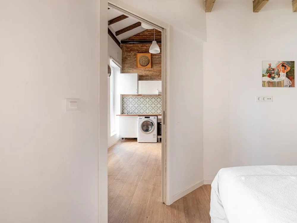 Elegant Holiday Home in Valencia near Sea Beach