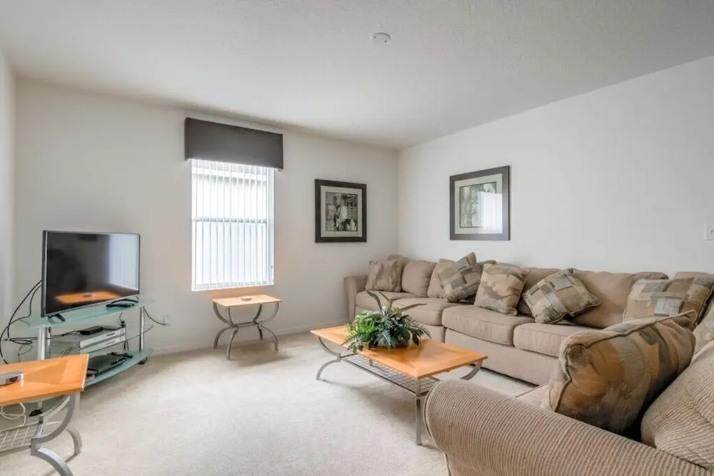 Beautiful Legacy Park 5 Bedroom Home