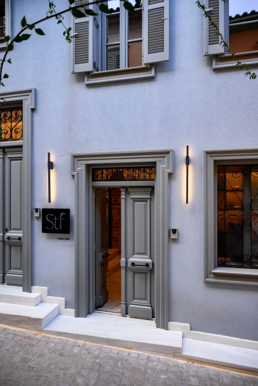 STF Luxury Suites