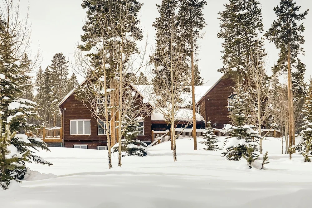 New Listing! Secluded Peak 7 W/ Hot Tub 5 Bedroom Home