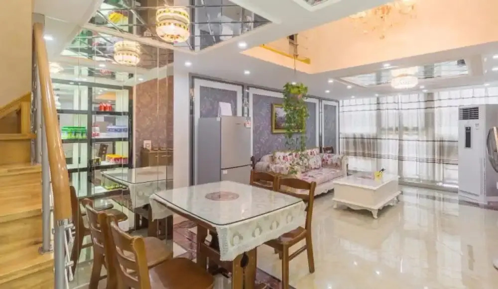 Railway Station Splendid Elegant Apartment