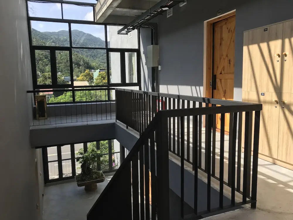 Tropical Forest Hostel & Apartments