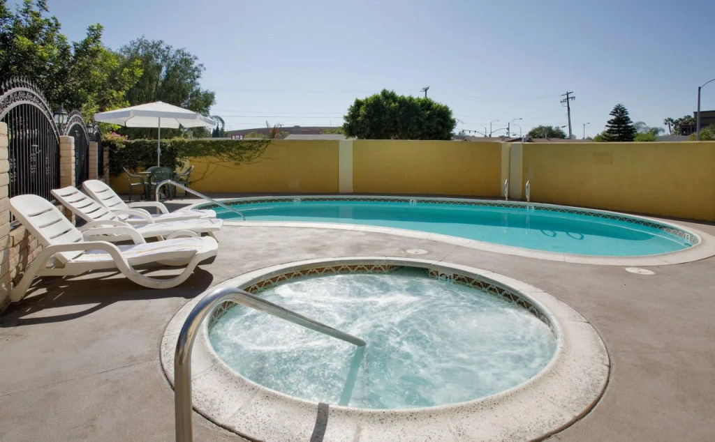 Anaheim Astoria Inn & Suites