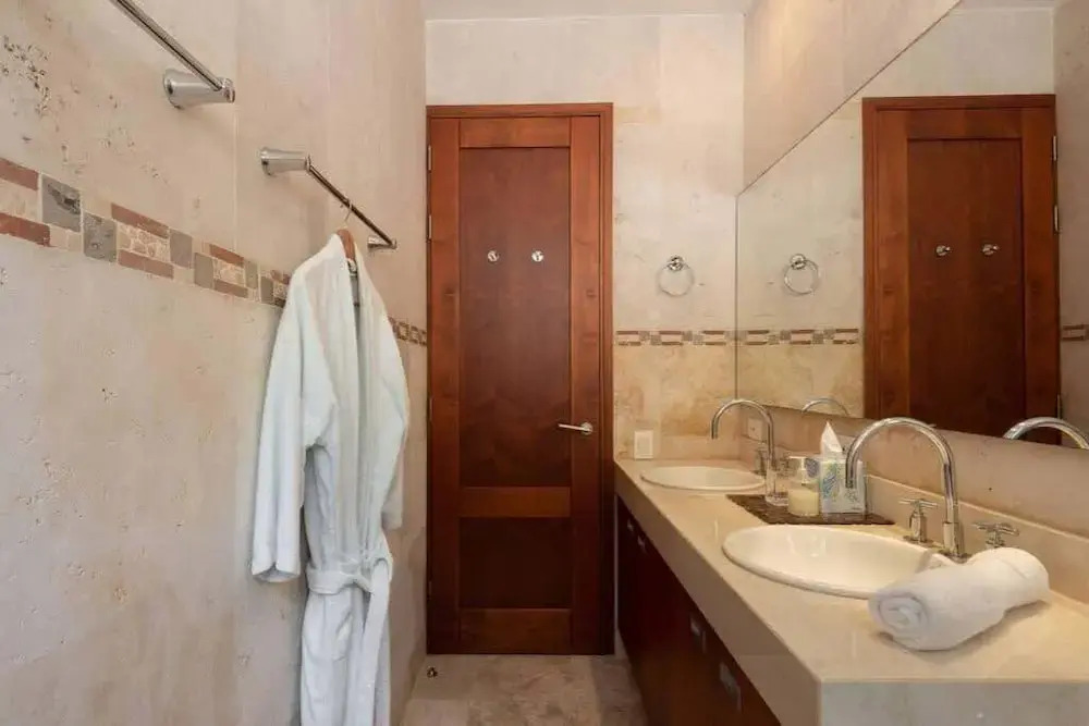 Luxury Apartment– Private Pool & Rooftop Jacuzzi