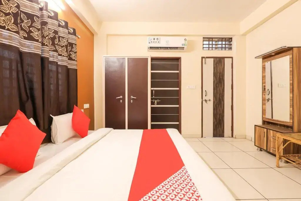 Moments Cafe And Restaurant by OYO Rooms