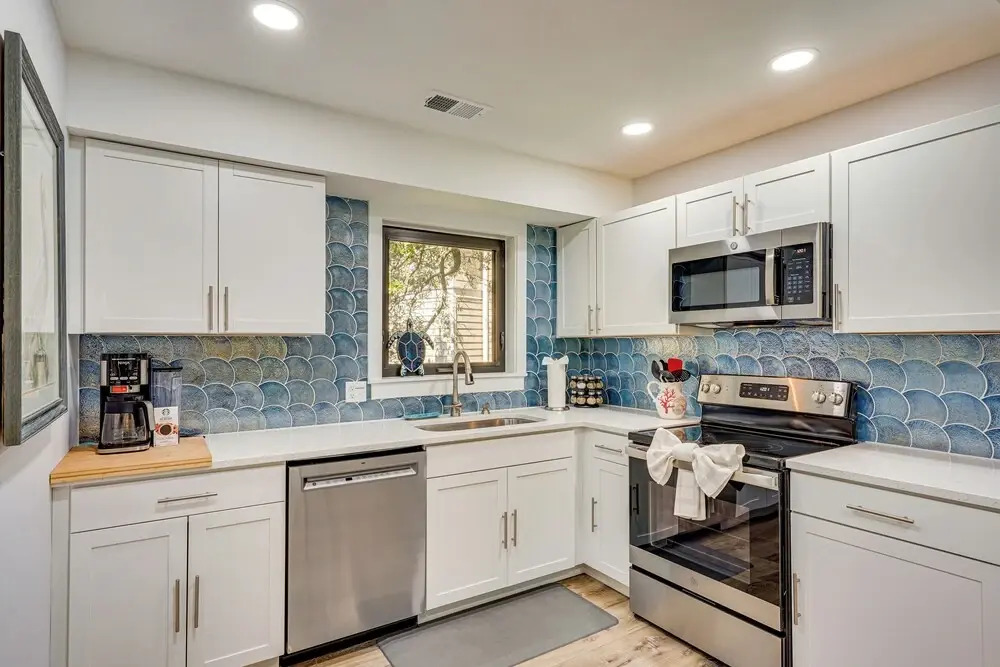 < 1 Mi To Seabrook Island Beach: Sunny Retreat!