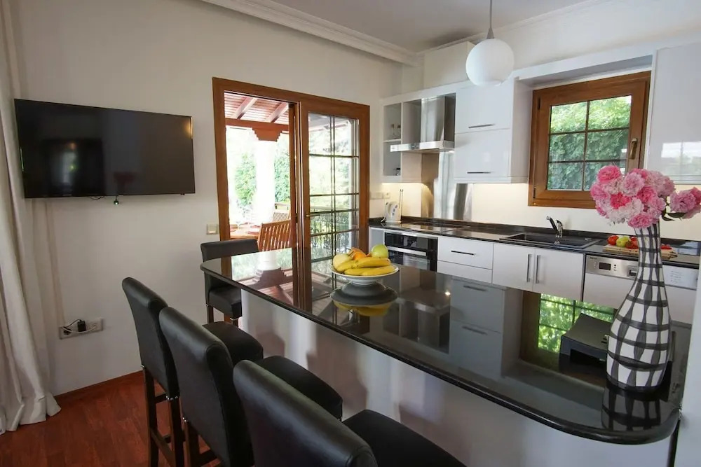 Villa Dolphin