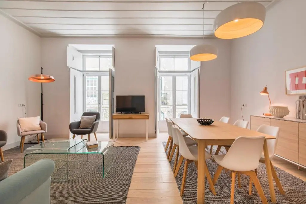 Lovelystay - Charming 3 Bedroom Wonder Downtown