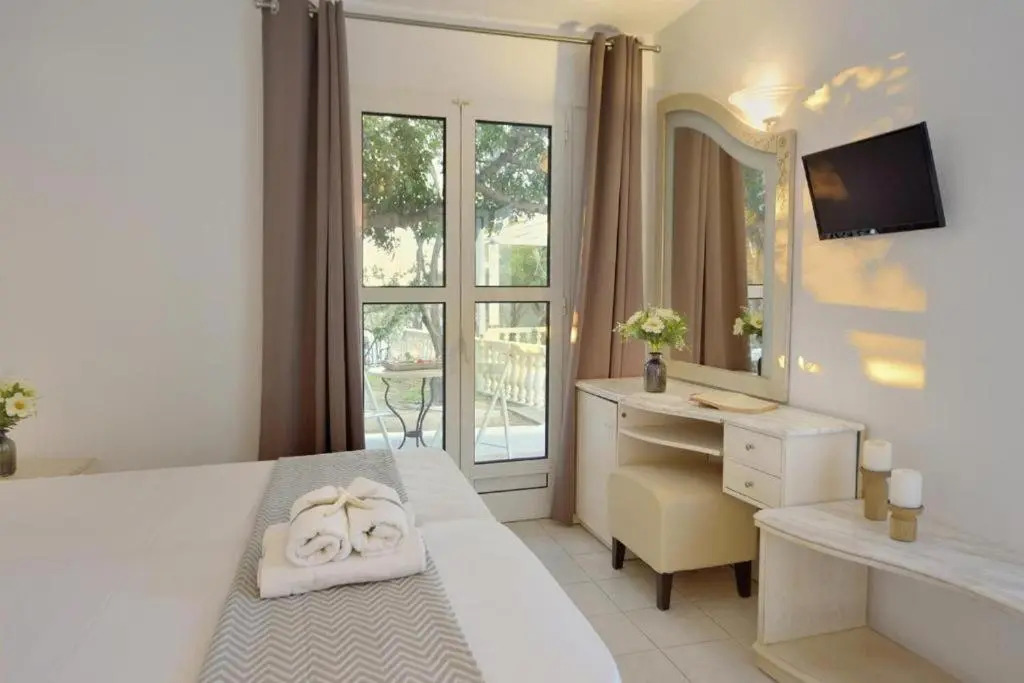Orizon Tagoo Mykonos