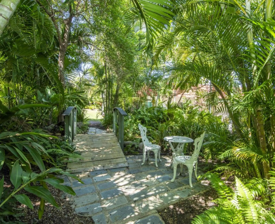 AFFORDABLE ISLAND ESCAPE! Queen Studio, Nelly Bay