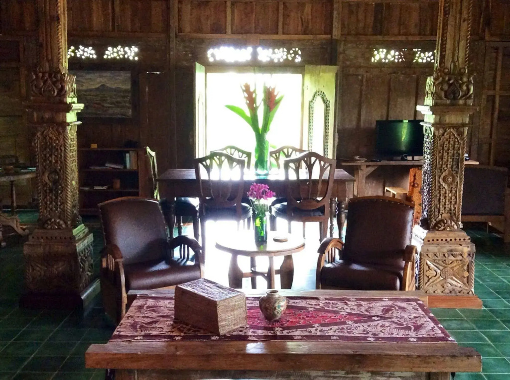 Villa Awang Awang