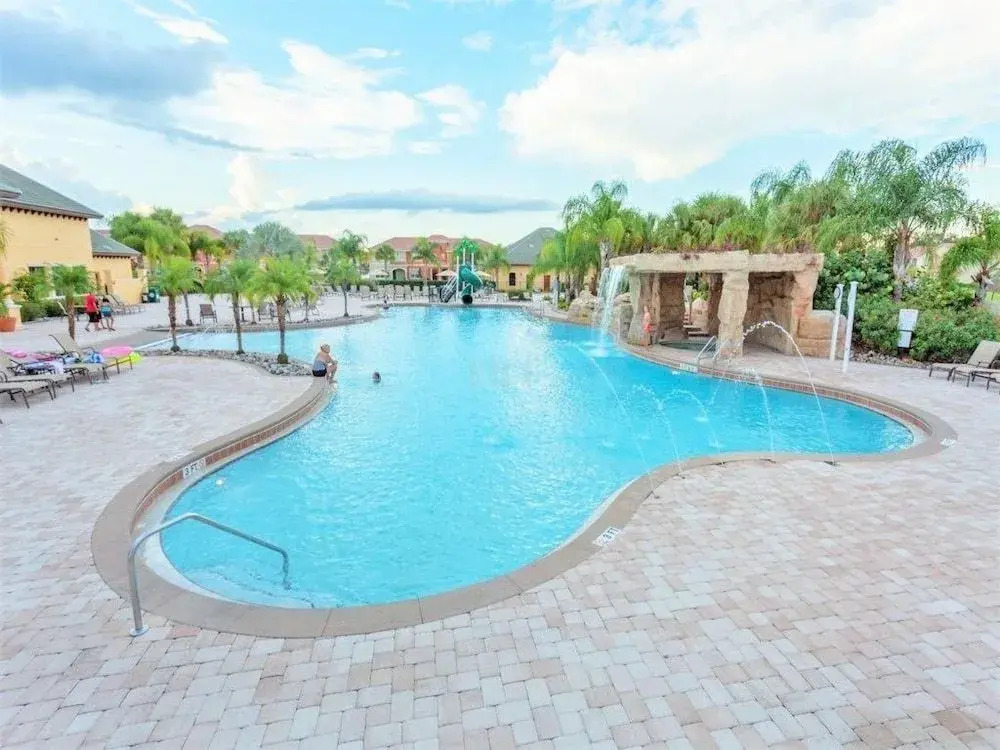 Paradise Palms Vacation Home 4 Bedrooms townhouse by RedAwning