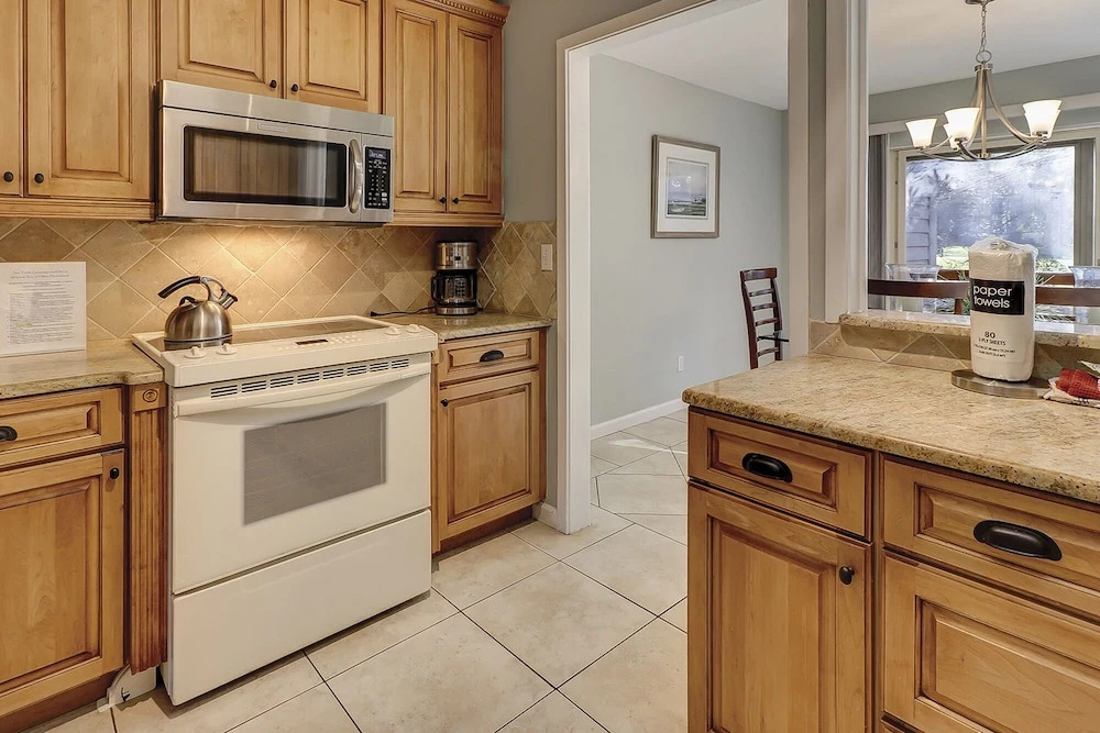 Heritage Villa 2221 by RedAwning