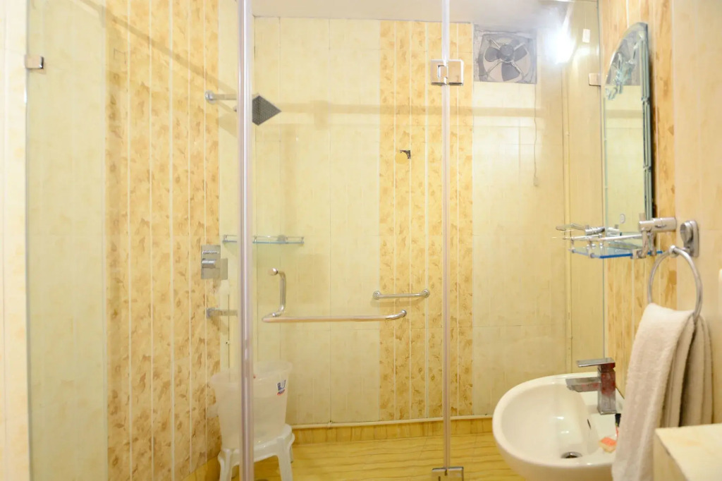 Hotel Kapoor Inn by OYO Rooms