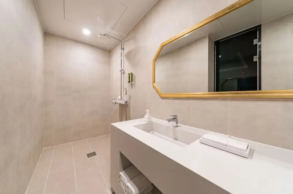 H moment Hotel songjeong