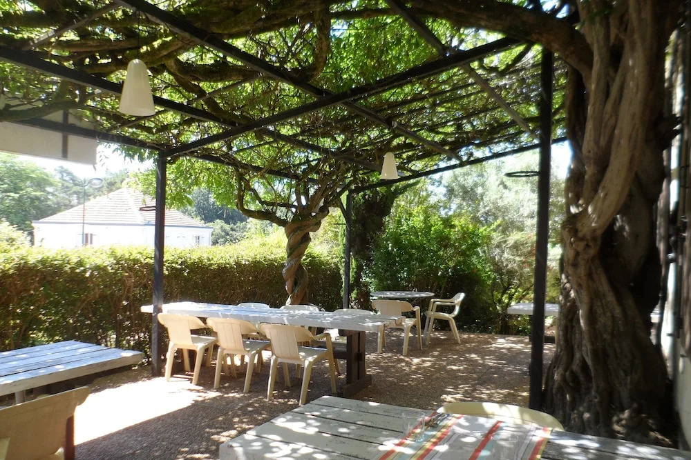 Hôtel et RESTAURANT traditionnel L Escalandes