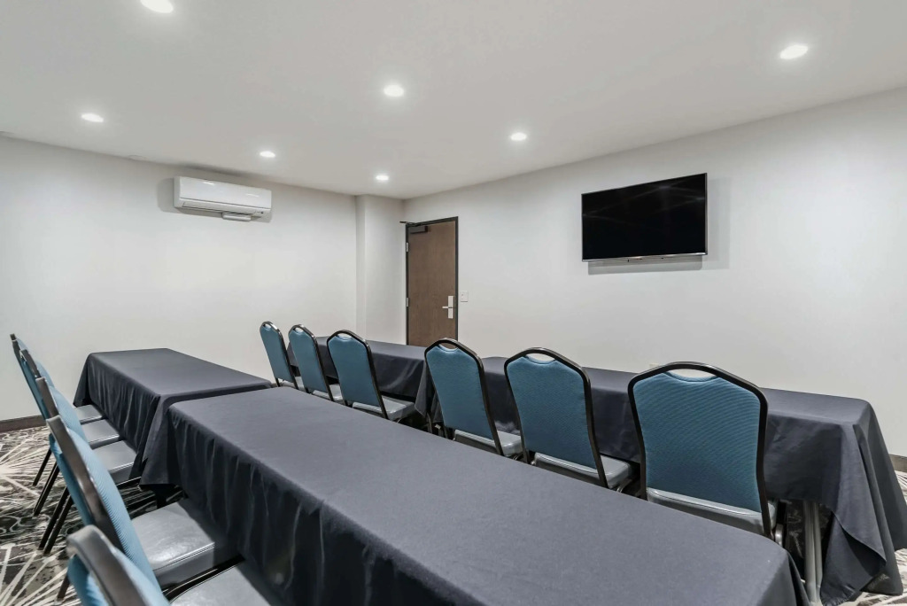 Comfort Inn & Suites Tualatin - Lake Oswego South