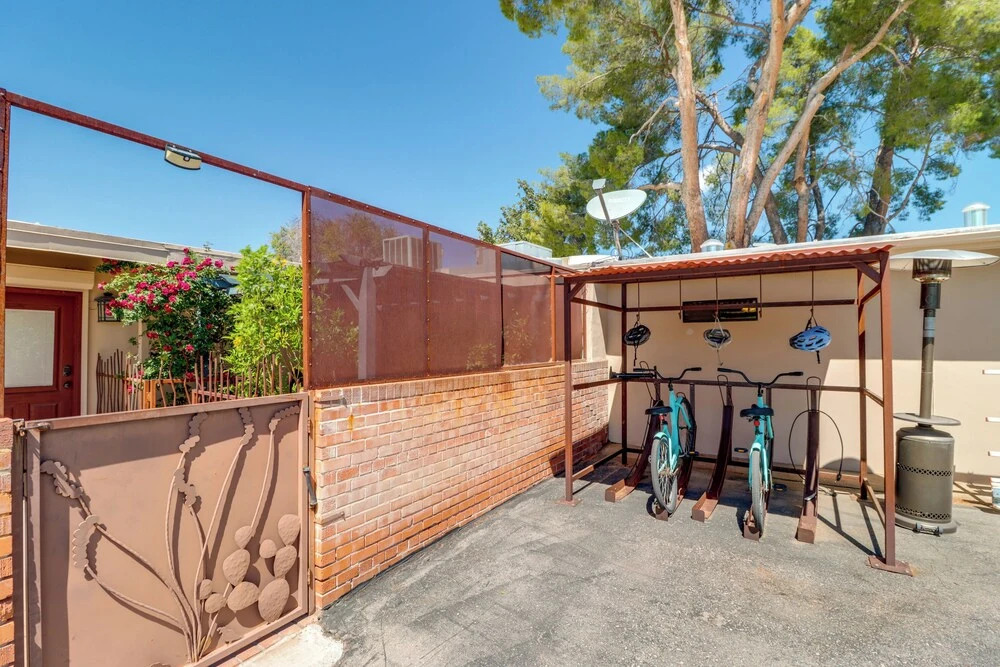 Shared Hot Tub + Fire Pit: Tucson Casita By Hiking