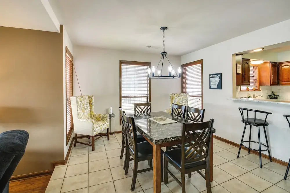 5 Mi to Casino: Waterfront Condo in Hot Springs!