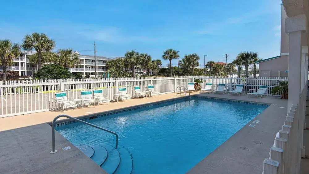 Crystal Sands 112b: Beachfront Condo With Front-row Gulf Views