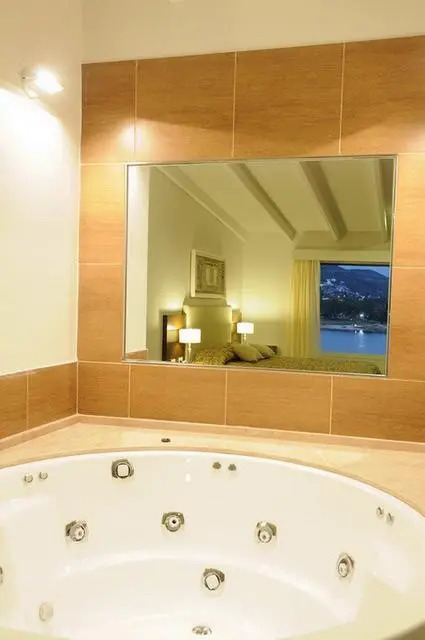 Lake Buenavista Apart Hotel & Suites