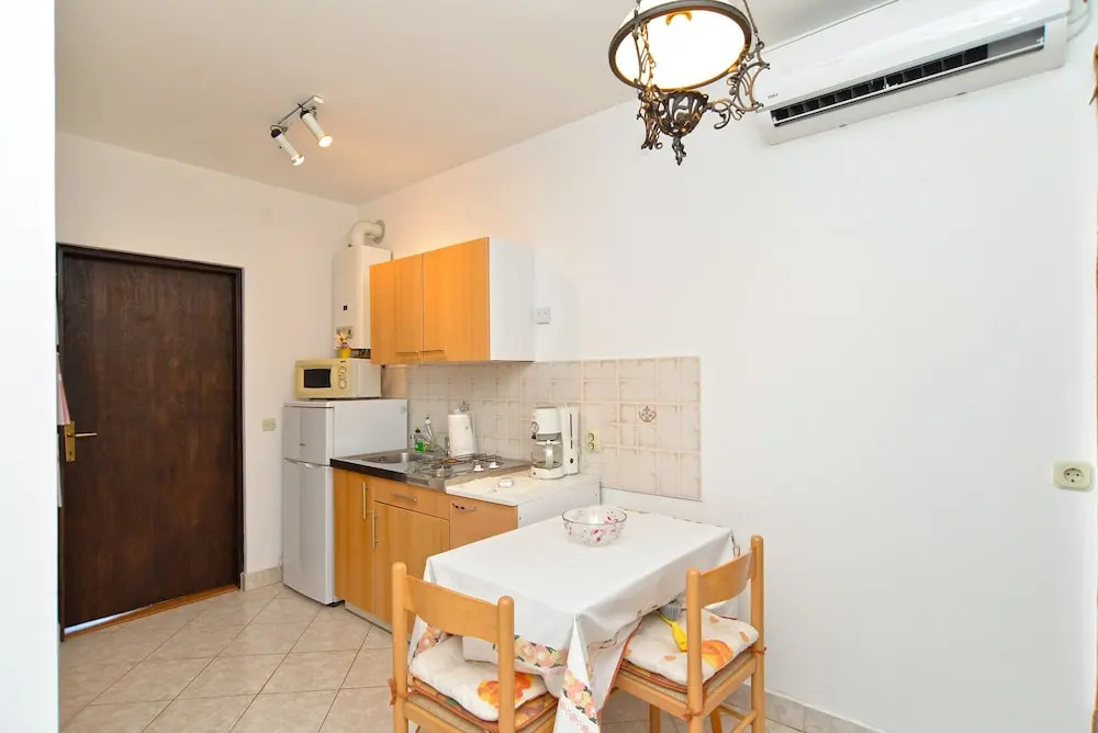 Apartment 1925