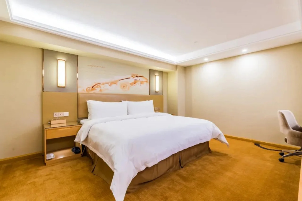 Vienna International Hotel ( Shunde Jun'anBiguiyuan Golf Club）