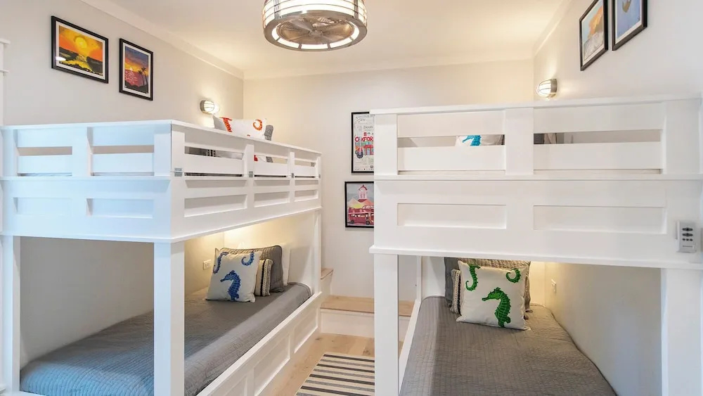 Seagrove - Sleeps 13 - Private Pool- Near Seaside