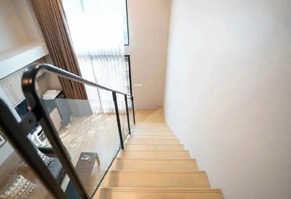 Blossom Condo Sathon-Charoenrat