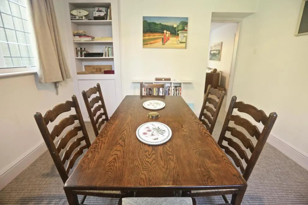Entire Victorian Lodge in a privately gated estate with secure parking for two cars and a newly refurbished bathroom