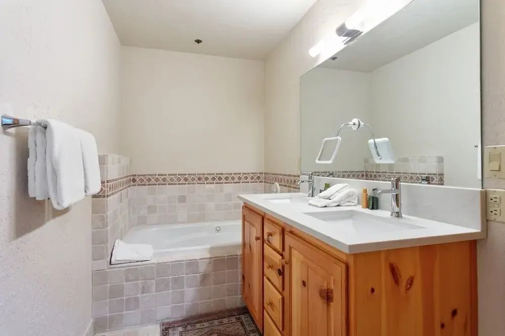 301 - Three Bedroom Condo with Spa Bristlecone by Deer Valley Resort