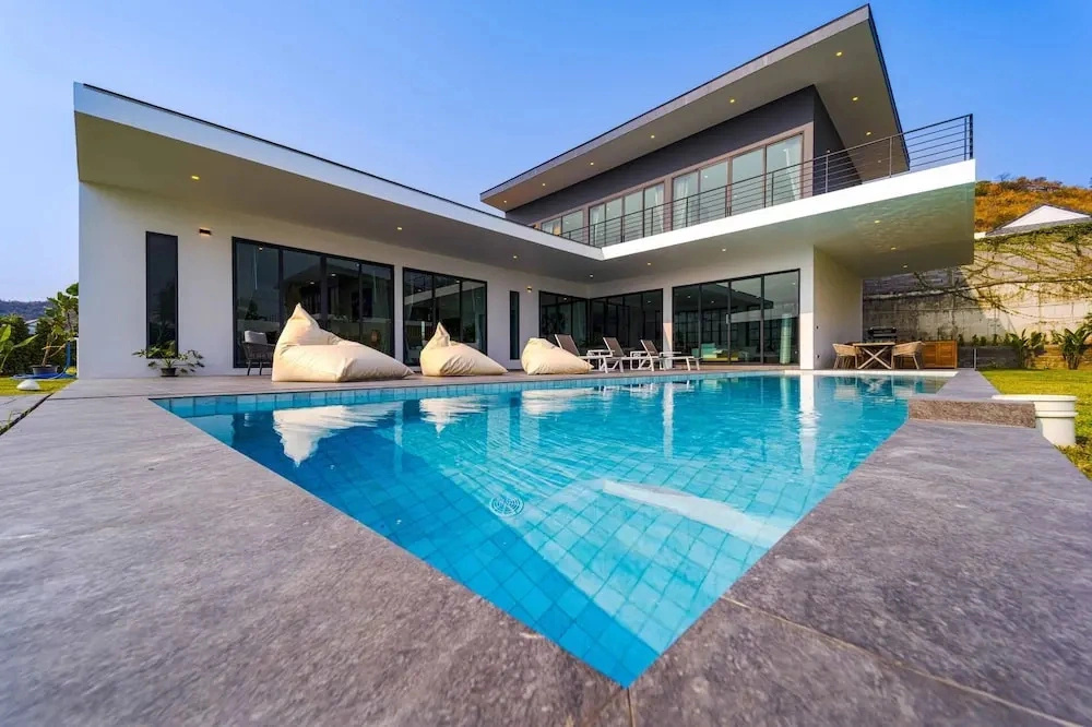 Luxury 5 Bedroom Pool Villa KH-C2