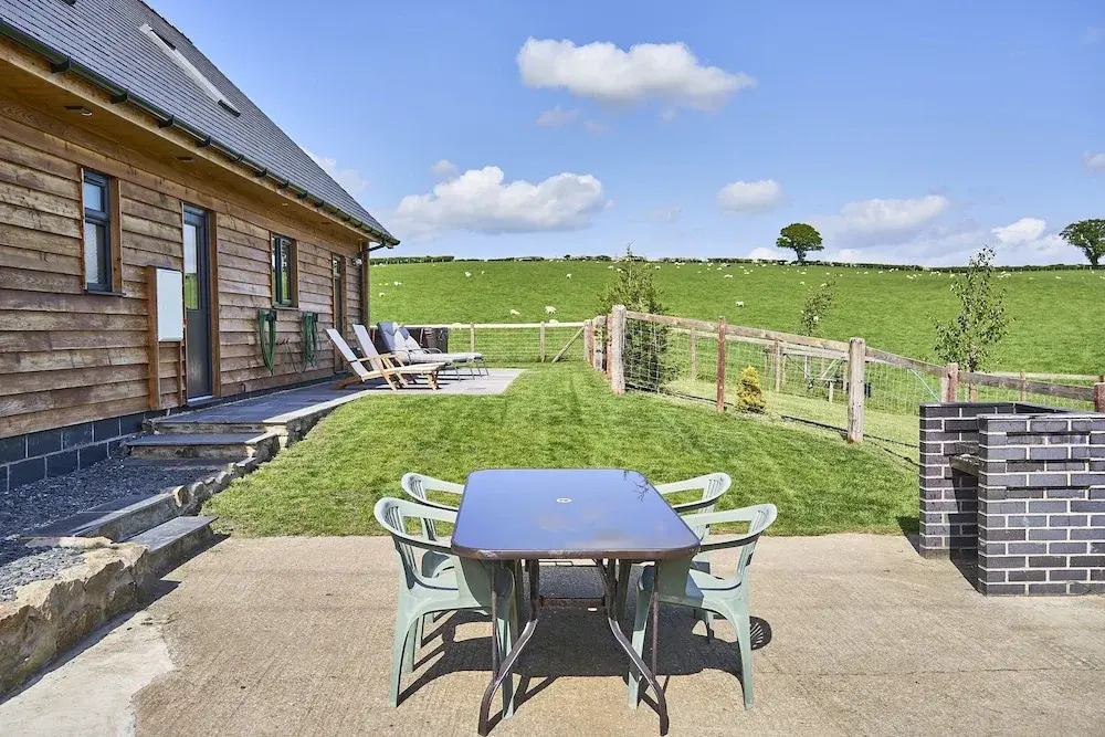 Holly Lodge