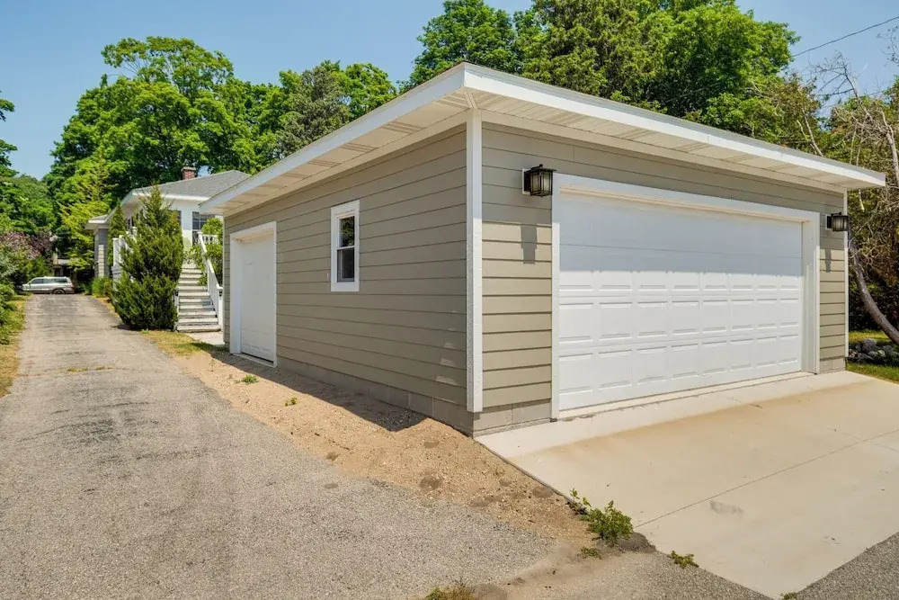 Cozy Michigan Retreat w/ Deck & Gas Grill!